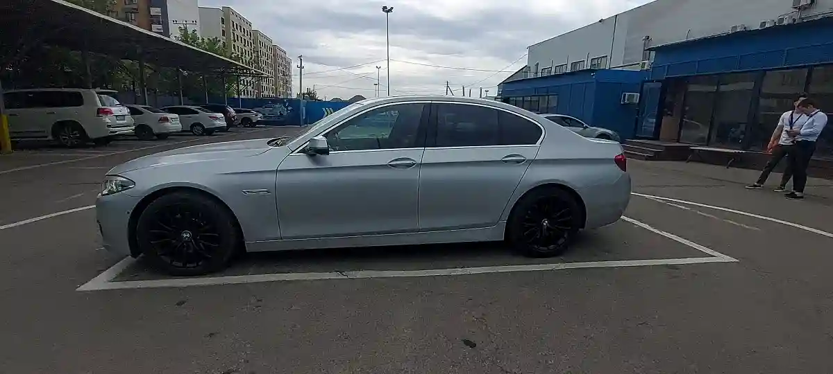 BMW 5 серии 2014 года за 11 800 000 тг. в Алматы