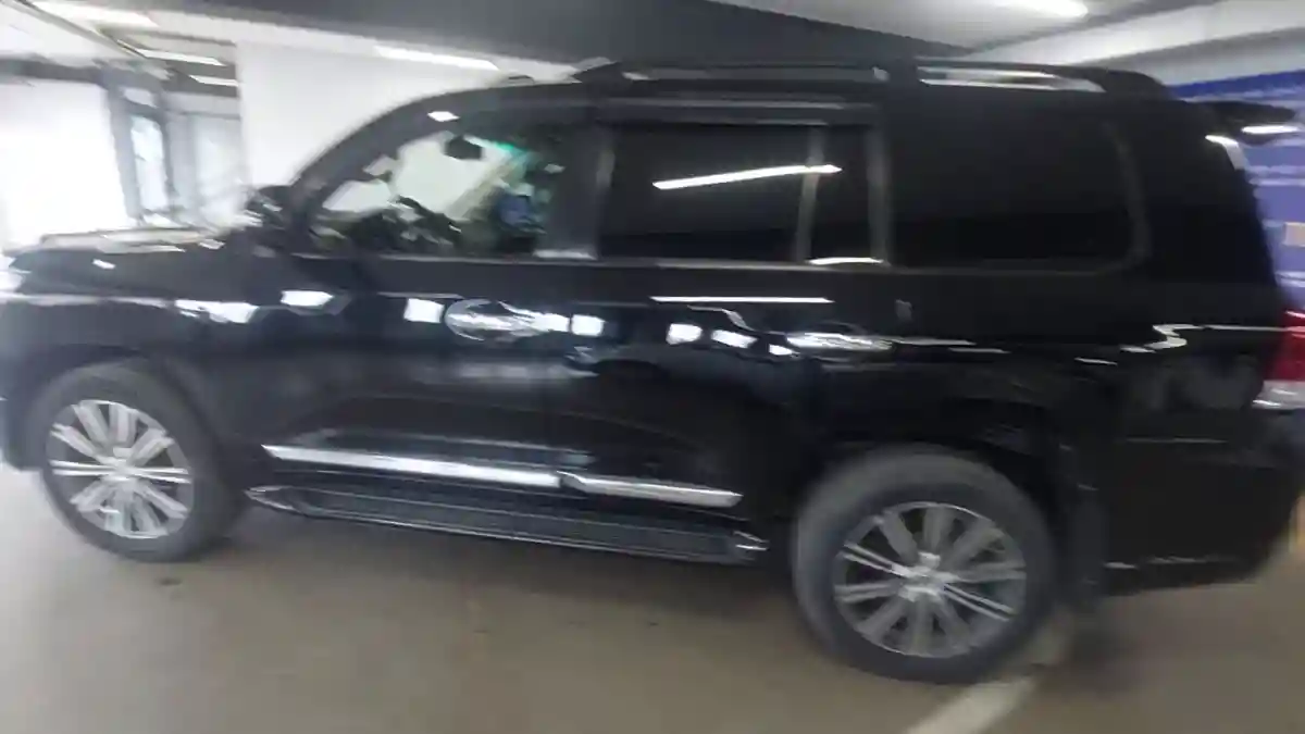 Toyota Land Cruiser 2007 года за 18 500 000 тг. в Астана