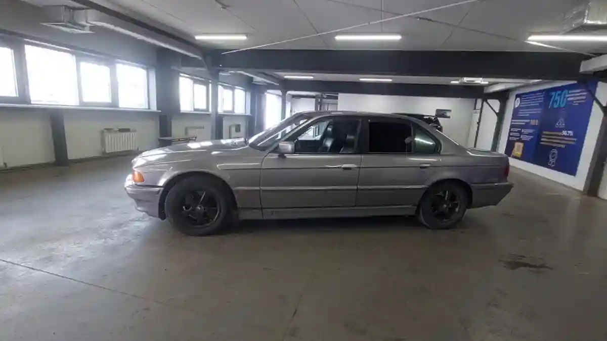BMW 7 серии 1996 года за 3 000 000 тг. в Астана