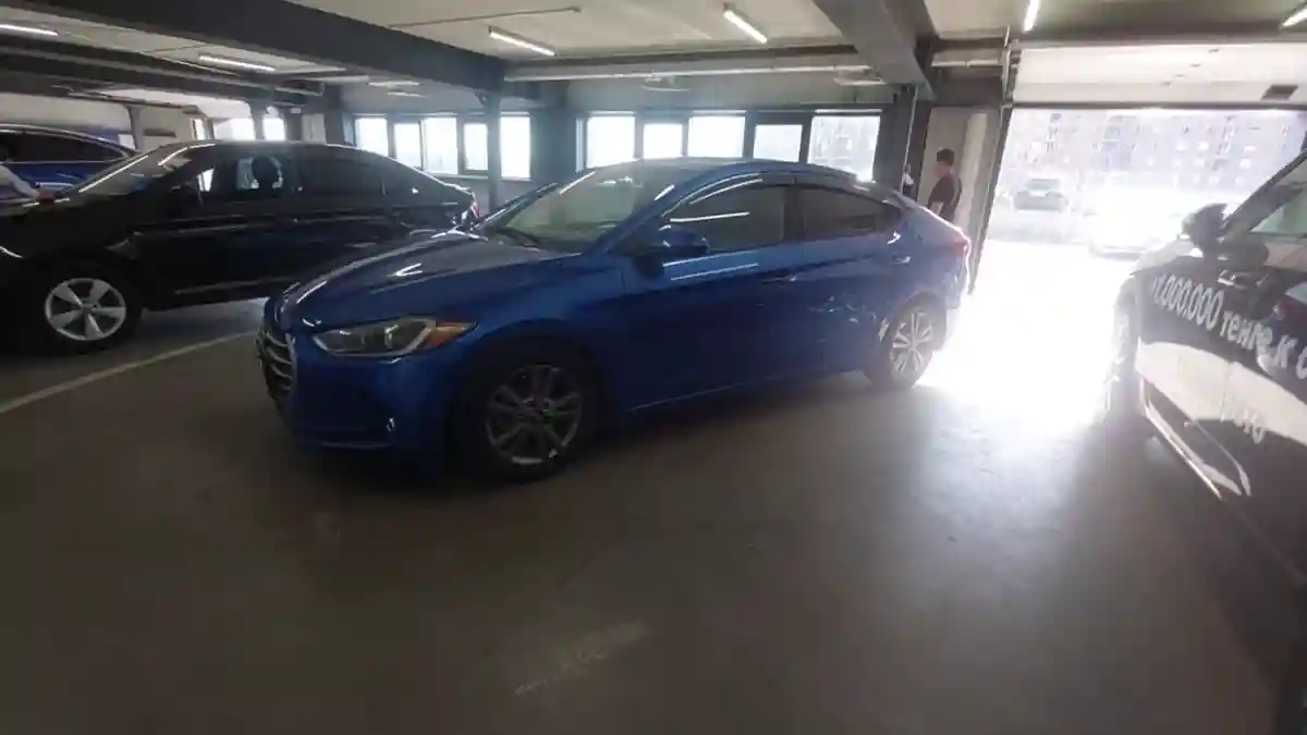 Hyundai Elantra 2018 года за 7 500 000 тг. в Астана
