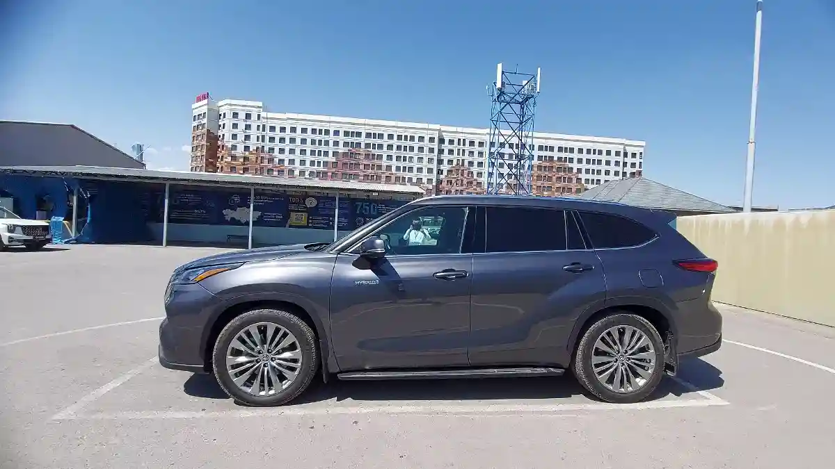Toyota Highlander 2021 года за 25 000 000 тг. в Шымкент