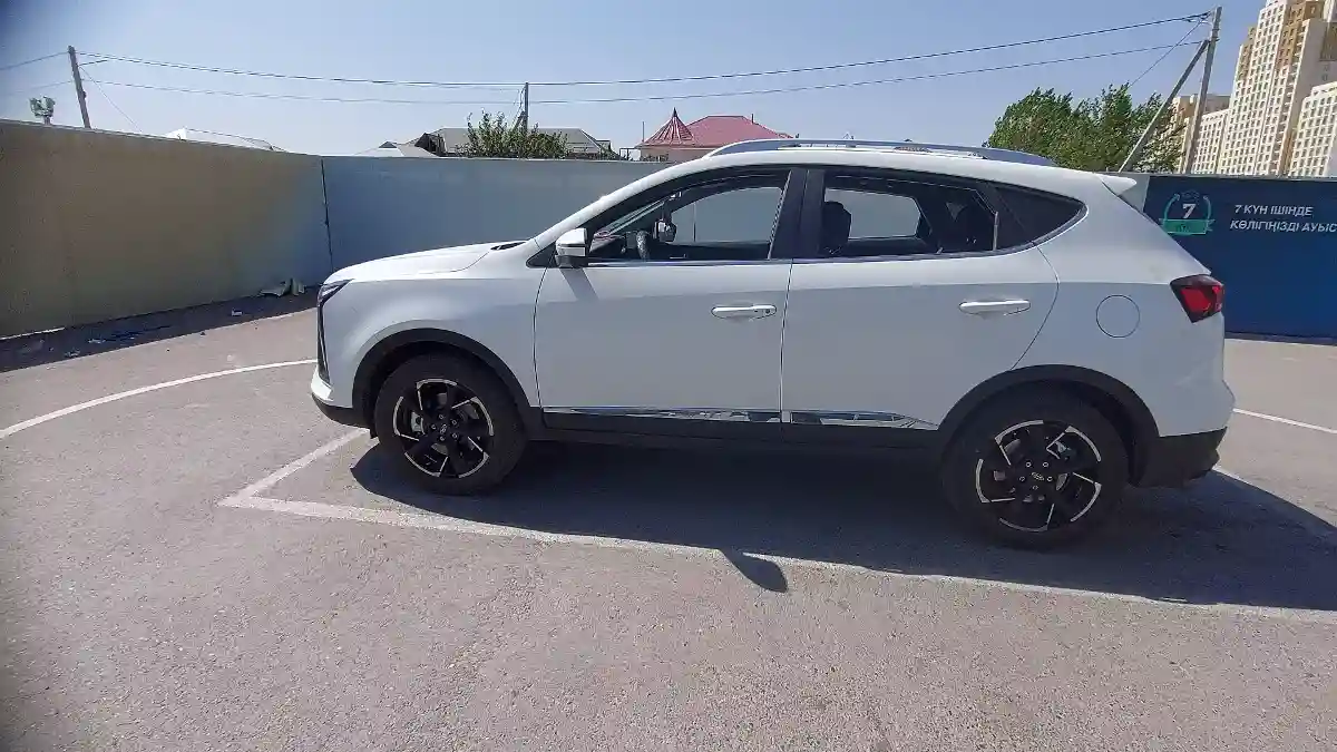 JAC JS5 2024 года за 10 000 000 тг. в Шымкент