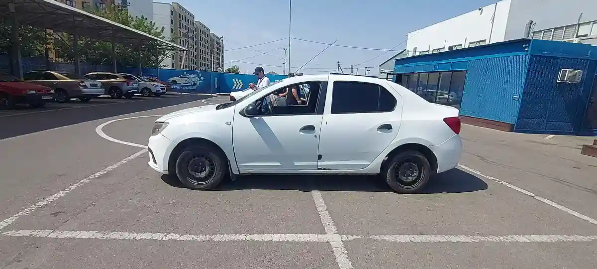 Renault Logan 2018 года за 2 500 000 тг. в Алматы