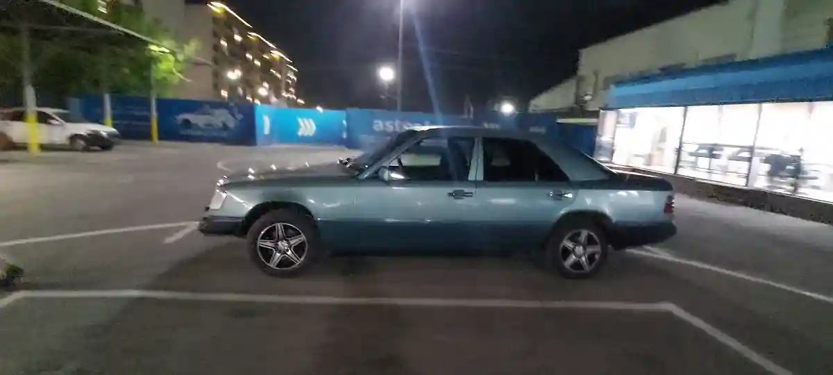 Mercedes-Benz W124 1992 года за 800 000 тг. в Алматы