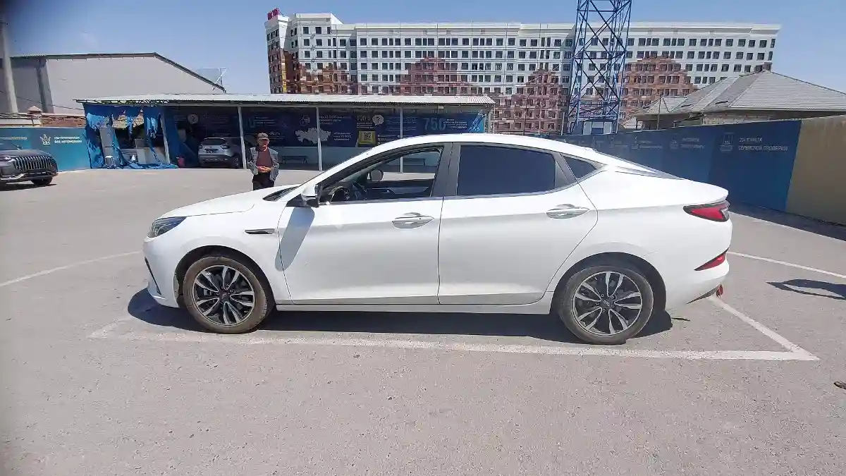 JAC J7 2024 года за 8 000 000 тг. в Шымкент