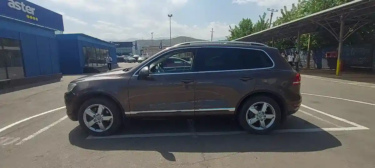 Volkswagen Touareg 2010 года за 10 500 000 тг. в Алматы