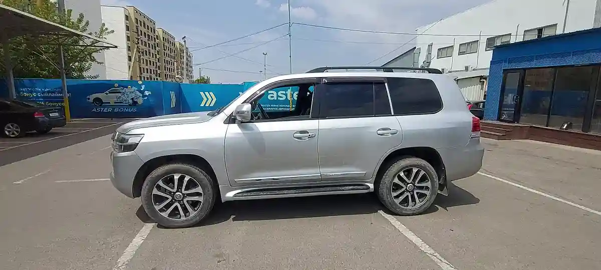 Toyota Land Cruiser 2009 года за 15 500 000 тг. в Алматы