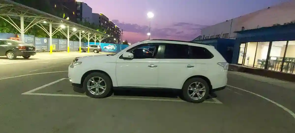 Mitsubishi Outlander 2012 года за 8 000 000 тг. в Алматы
