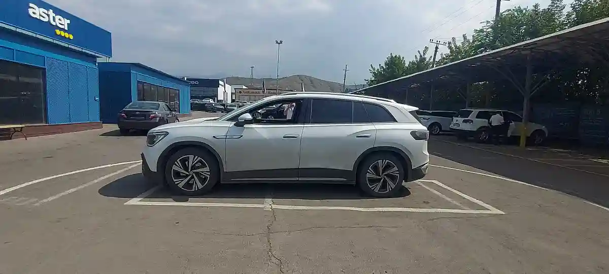 Volkswagen ID.6 2022 года за 13 000 000 тг. в Алматы