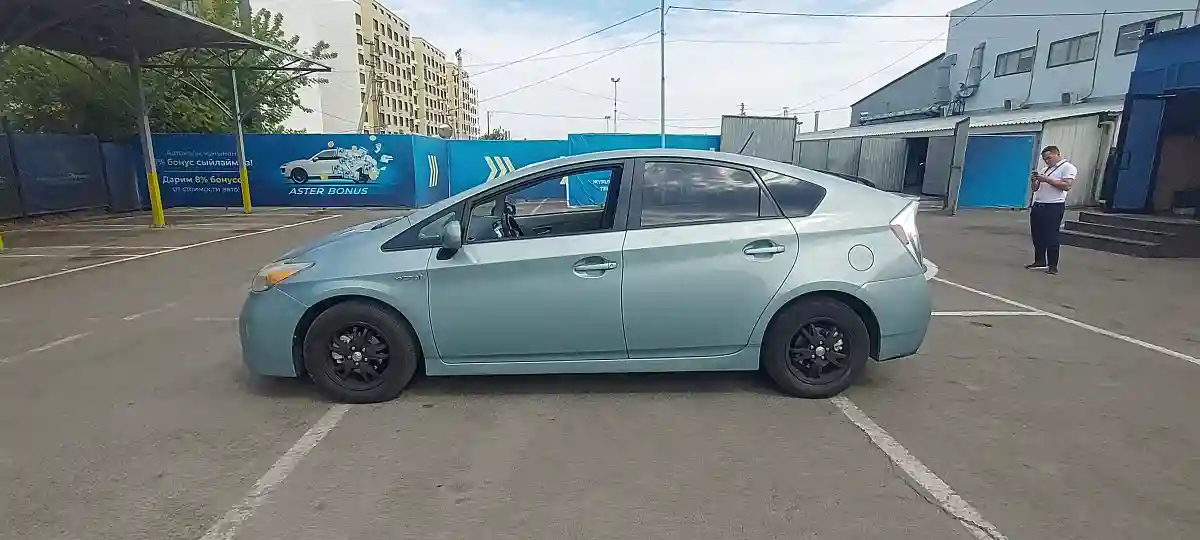 Toyota Prius 2013 года за 5 390 000 тг. в Алматы