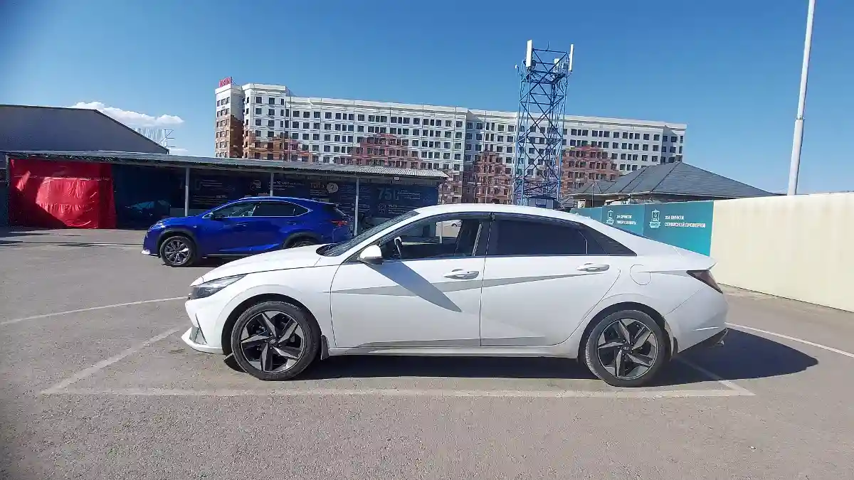 Hyundai Elantra 2021 года за 10 500 000 тг. в Шымкент
