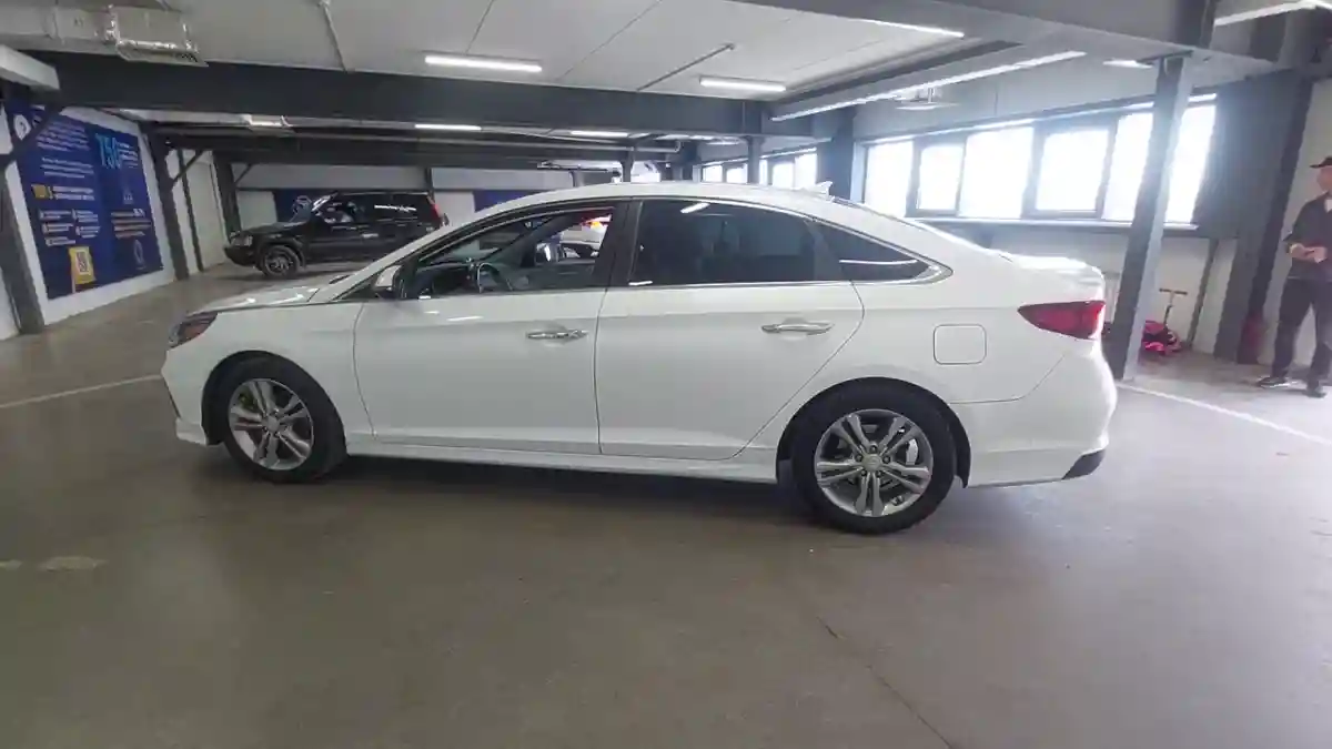 Hyundai Sonata 2017 года за 8 600 000 тг. в Астана