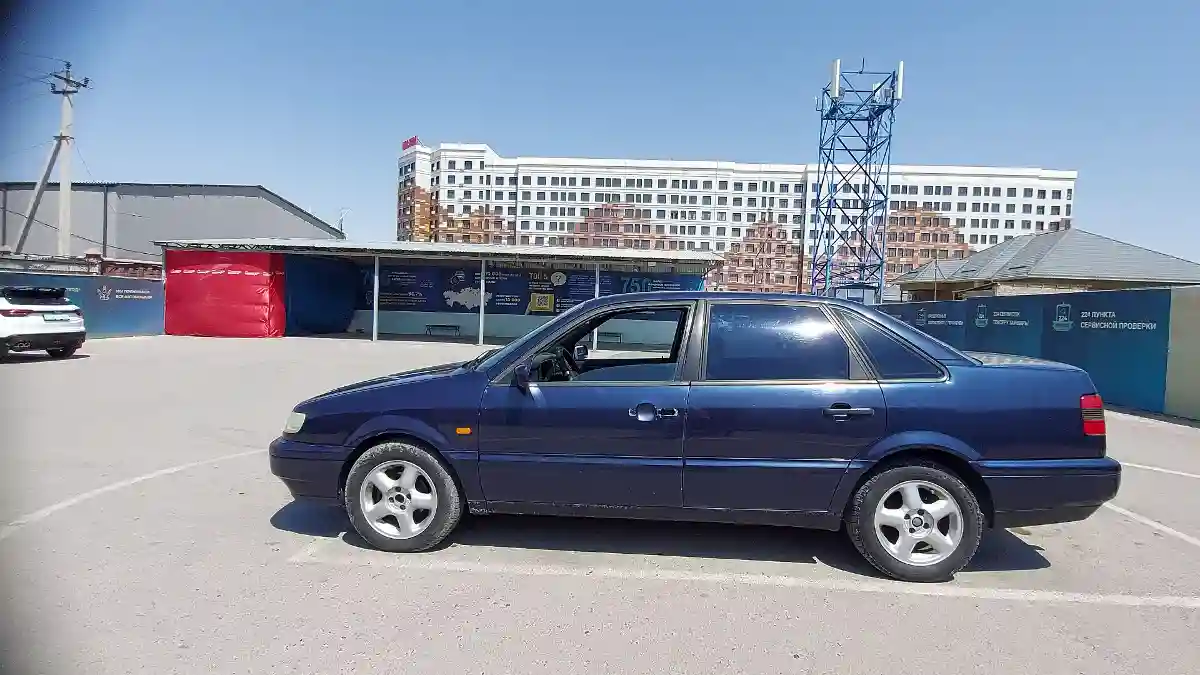 Volkswagen Passat 1995 года за 1 500 000 тг. в Шымкент