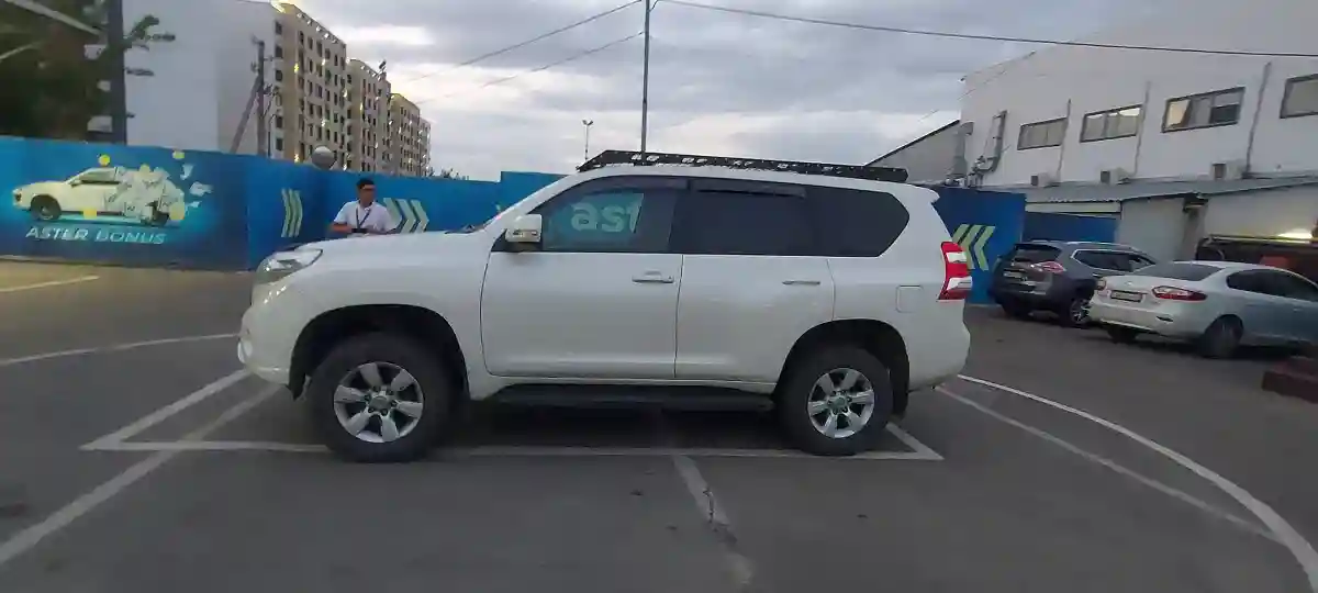 Toyota Land Cruiser Prado 2014 года за 22 000 000 тг. в Алматы