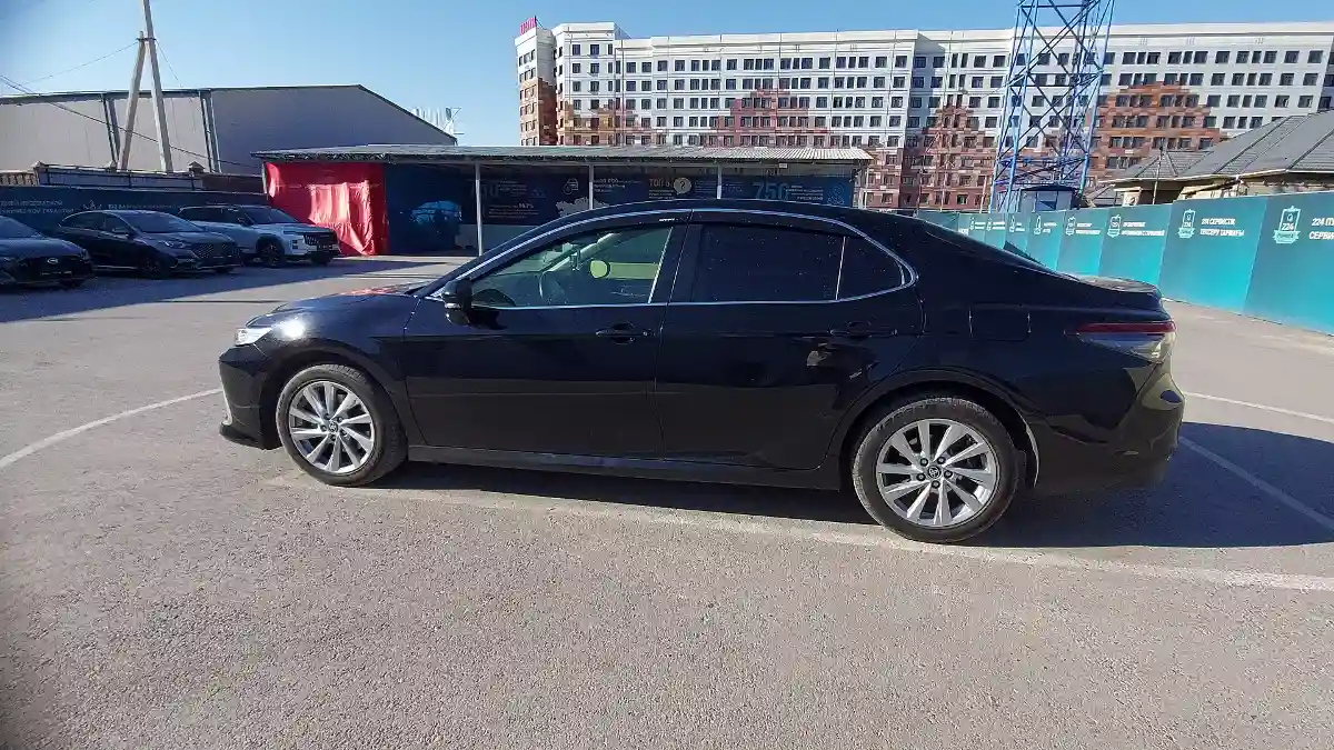 Toyota Camry 2021 года за 15 500 000 тг. в Шымкент