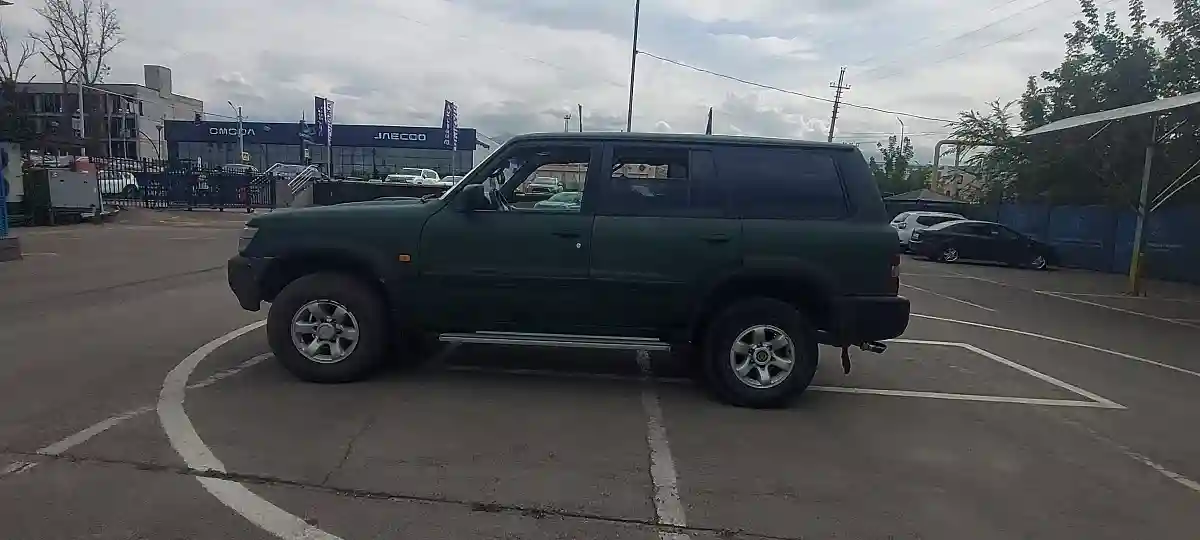 Nissan Patrol 2001 года за 4 000 000 тг. в Алматы