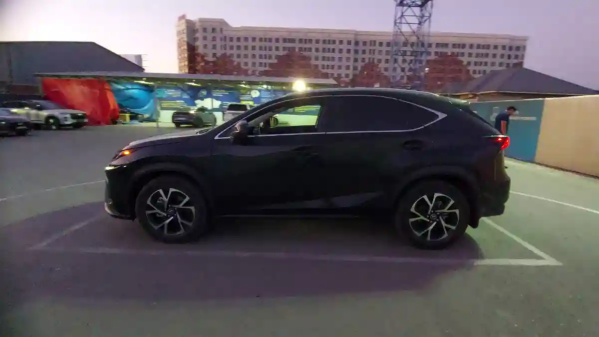 Lexus NX 2021 года за 19 000 000 тг. в Шымкент