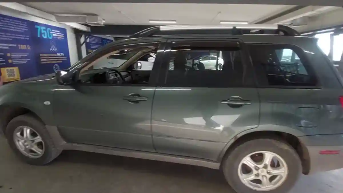 Mitsubishi Outlander 2003 года за 4 000 000 тг. в Астана