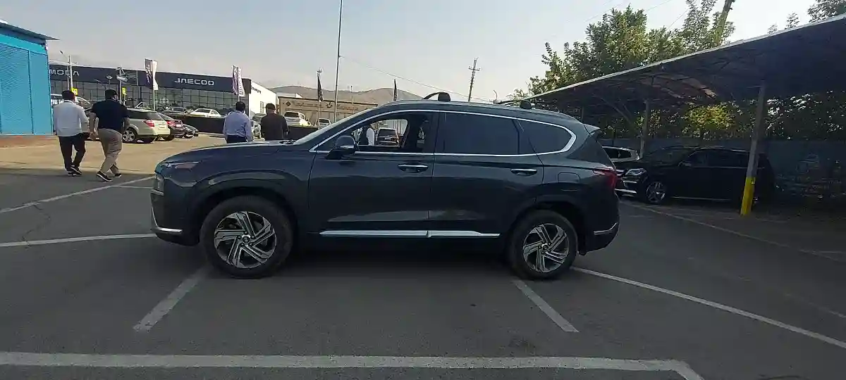 Hyundai Santa Fe 2021 года за 16 000 000 тг. в Алматы