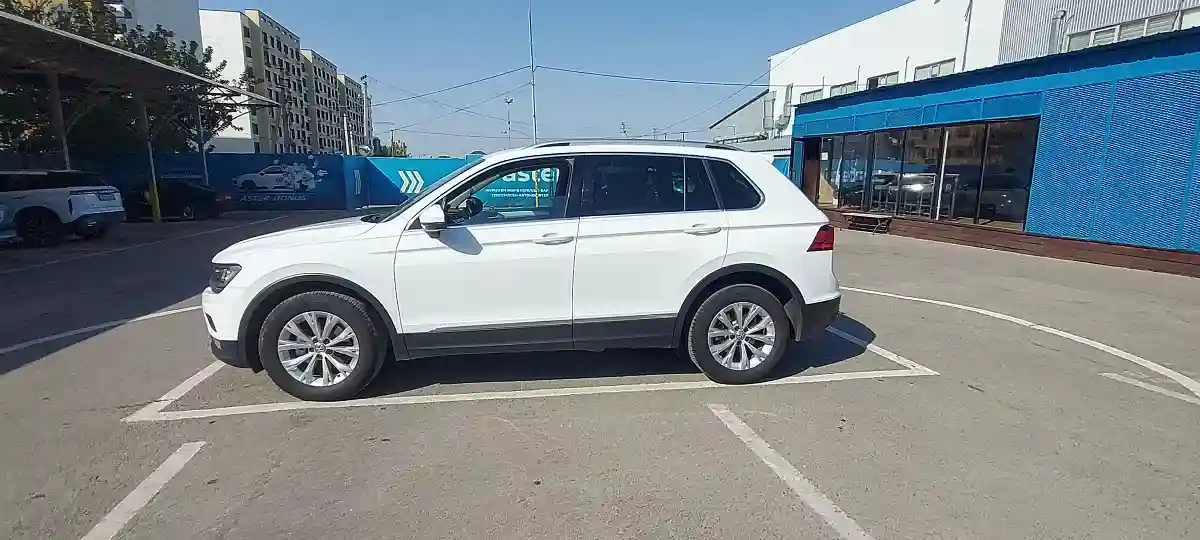 Volkswagen Tiguan 2018 года за 10 500 000 тг. в Алматы