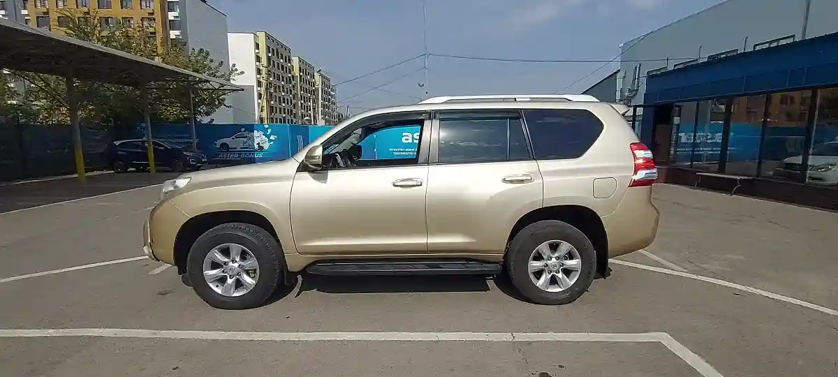 Toyota Land Cruiser Prado 2013 года за 16 000 000 тг. в Алматы