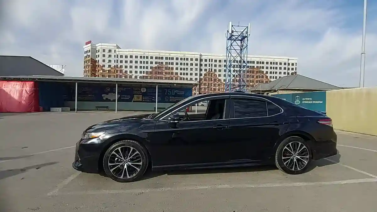 Toyota Camry 2018 года за 11 500 000 тг. в Шымкент