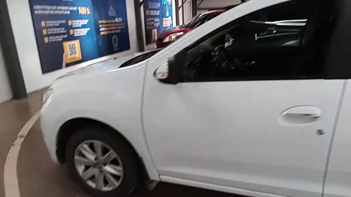 Renault Sandero 2018 года за 4 000 000 тг. в Астана