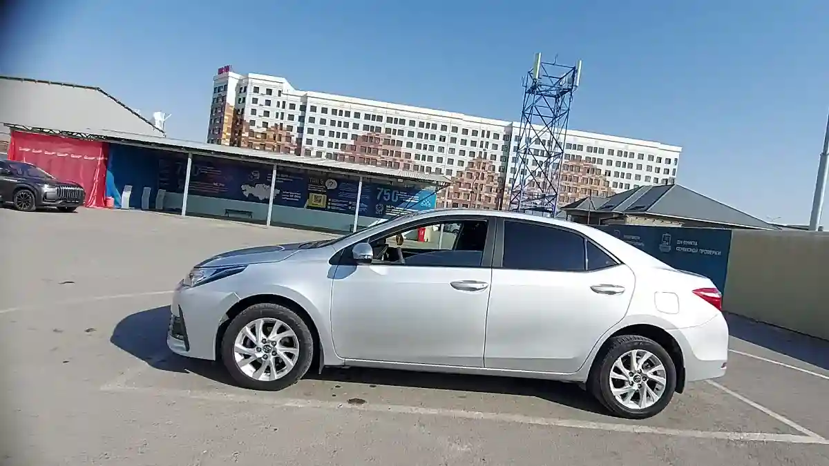 Toyota Corolla 2017 года за 8 500 000 тг. в Шымкент