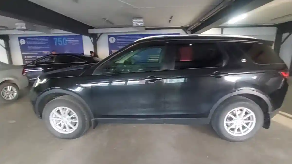 Land Rover Discovery Sport 2015 года за 10 200 000 тг. в Астана