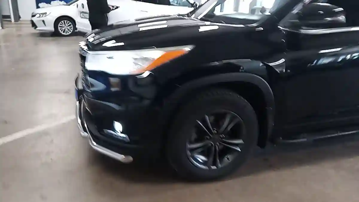 Toyota Highlander 2014 года за 15 300 000 тг. в Астана