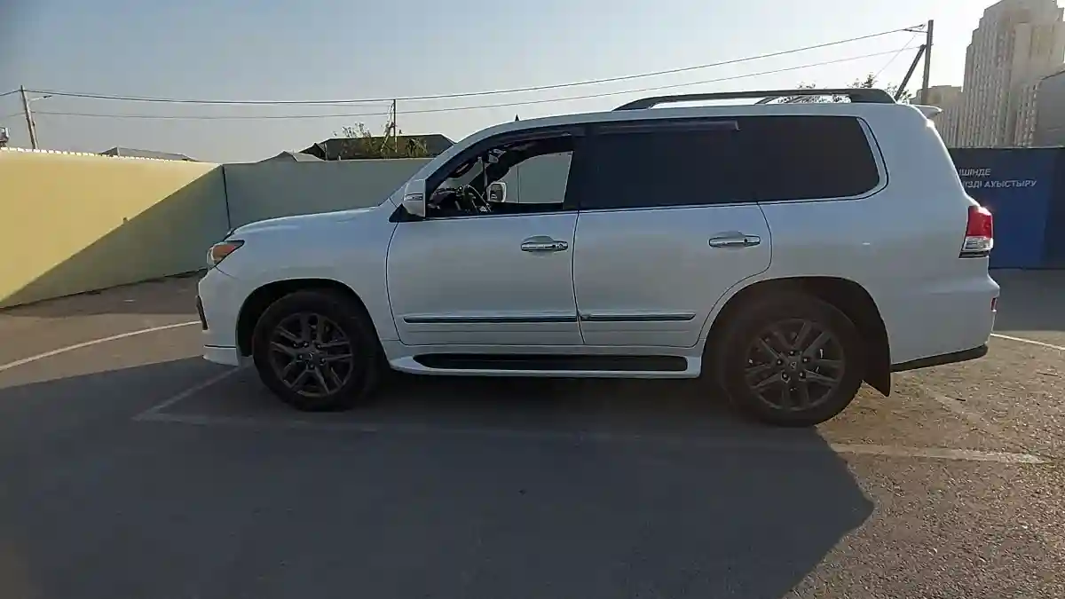Lexus LX 2015 года за 30 000 000 тг. в Шымкент