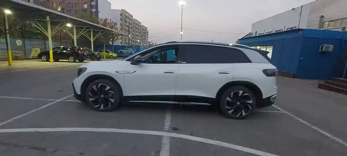Volkswagen ID.6 2022 года за 13 000 000 тг. в Алматы