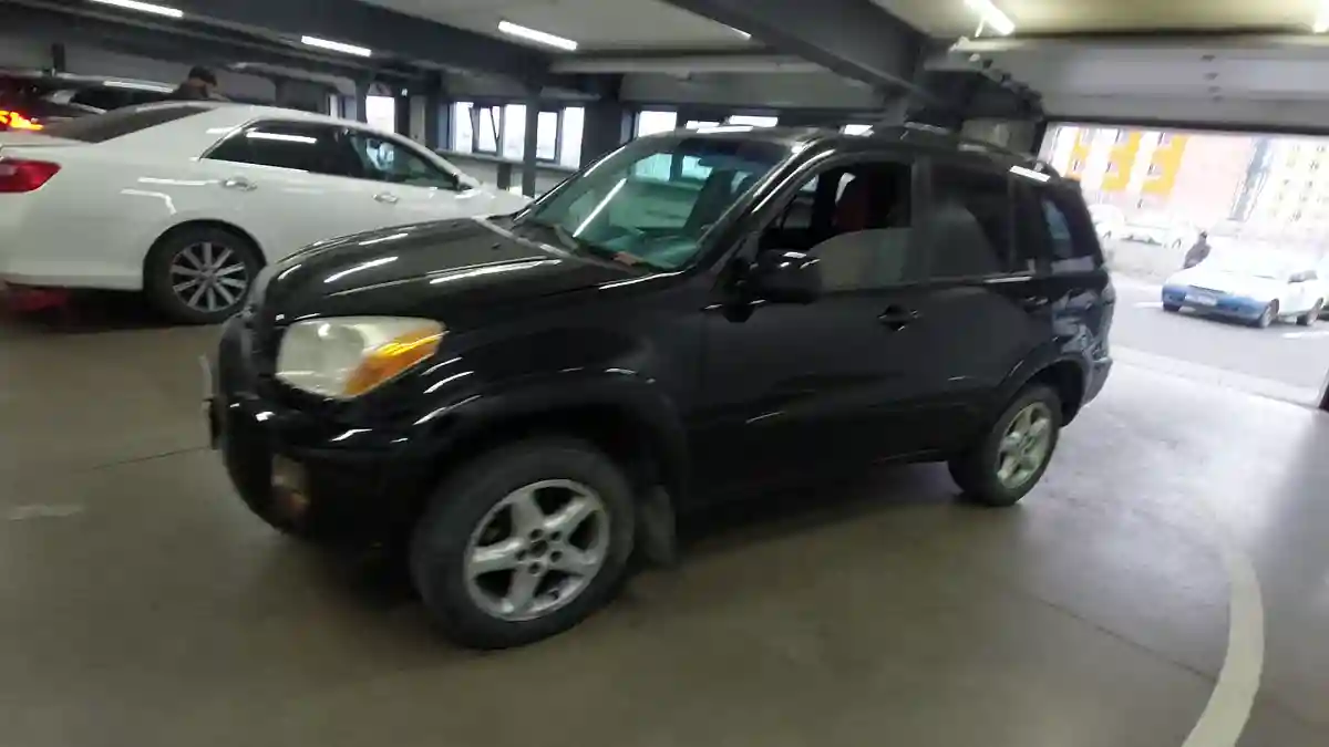 Toyota RAV4 2001 года за 4 000 000 тг. в Астана