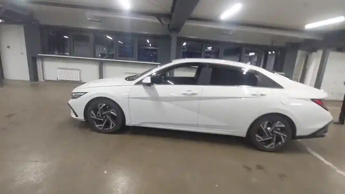 Hyundai Elantra 2024 года за 9 000 000 тг. в Астана