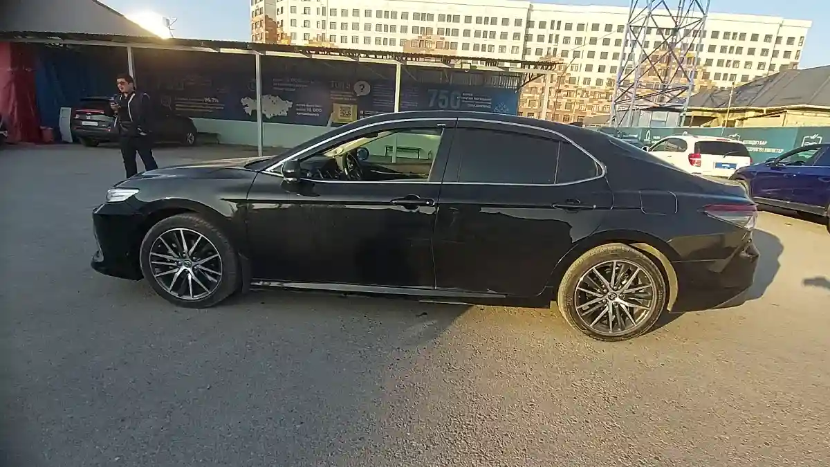 Toyota Camry 2024 года за 18 000 000 тг. в Шымкент