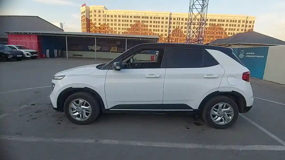 Hyundai Venue 2021 года за 10 000 000 тг. в Шымкент