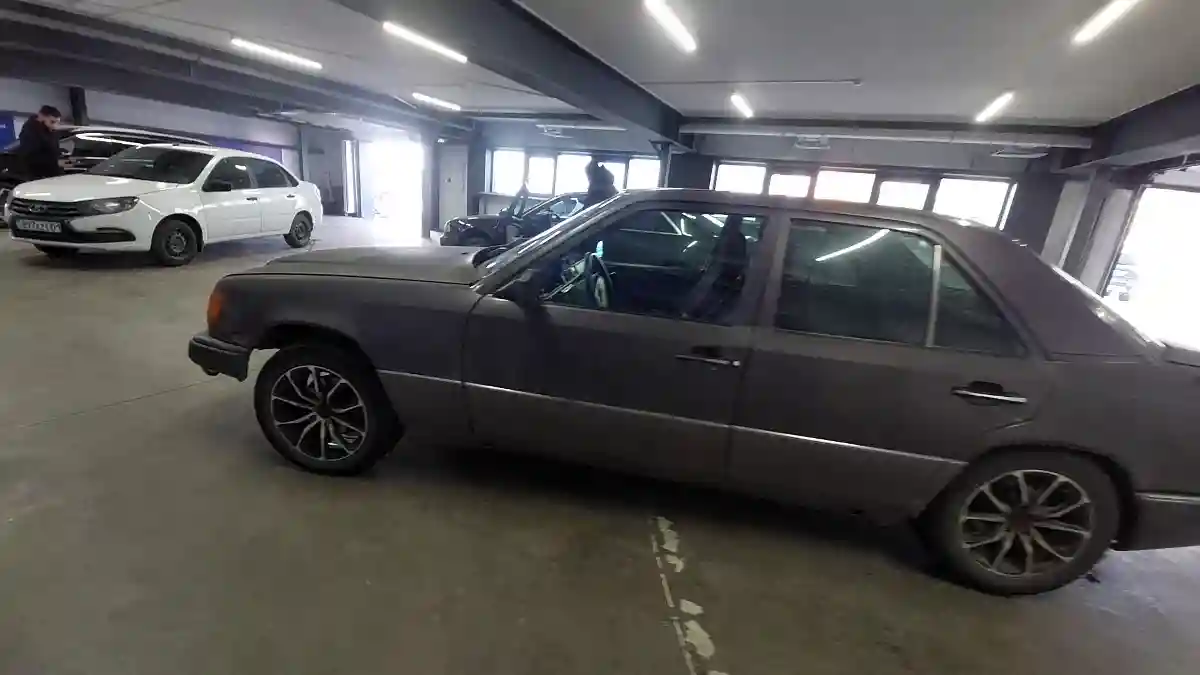Mercedes-Benz W124 1992 года за 800 000 тг. в Астана