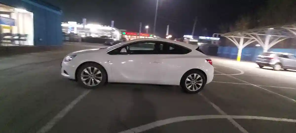 Opel Astra 2013 года за 5 000 000 тг. в Алматы