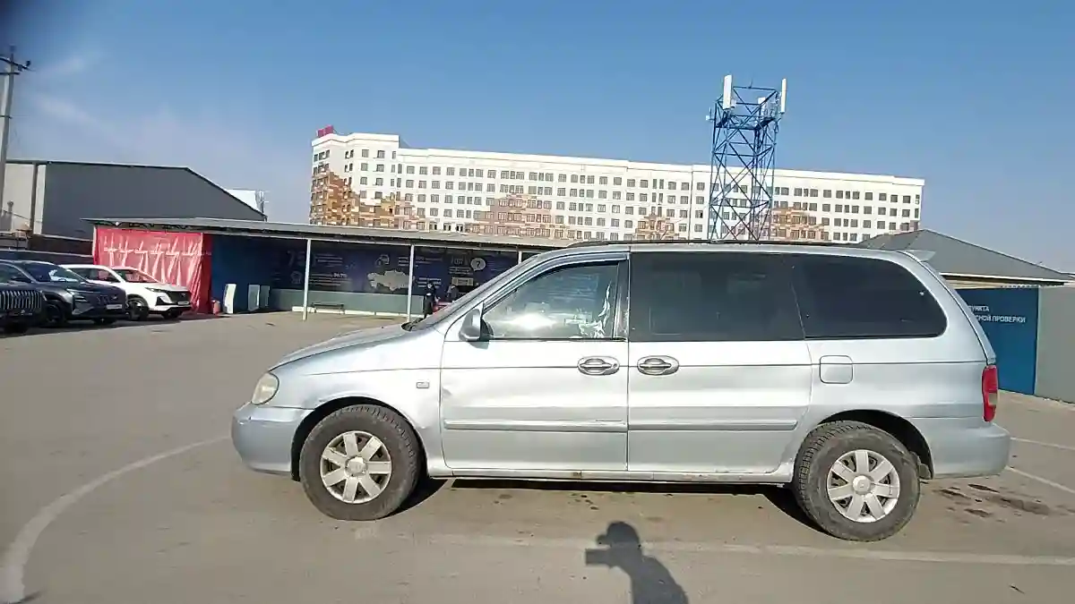 Kia Carnival 2003 года за 1 400 000 тг. в Шымкент