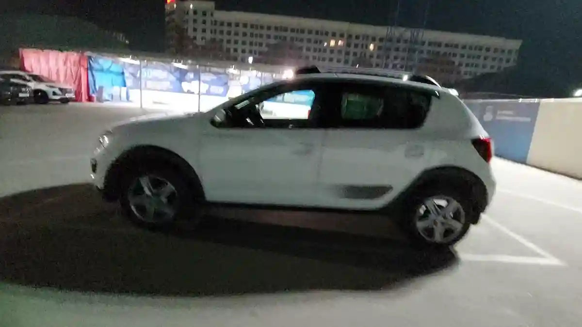 Renault Sandero 2017 года за 5 700 000 тг. в Шымкент