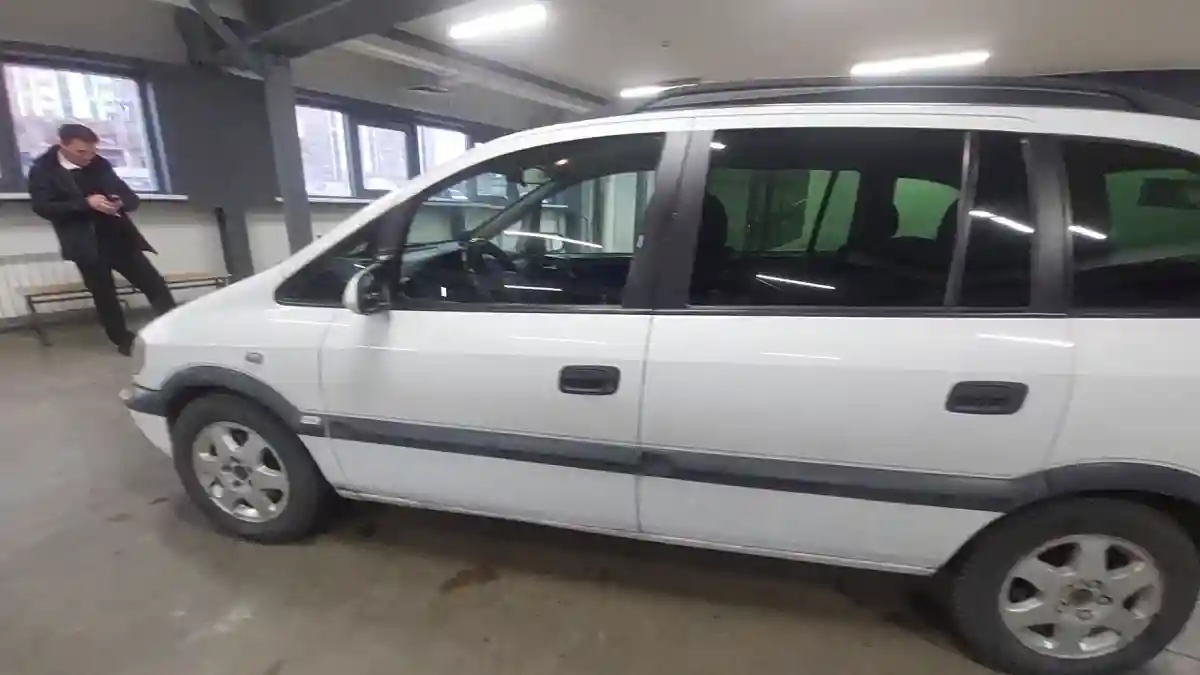 Opel Zafira 2002 года за 3 000 000 тг. в Астана