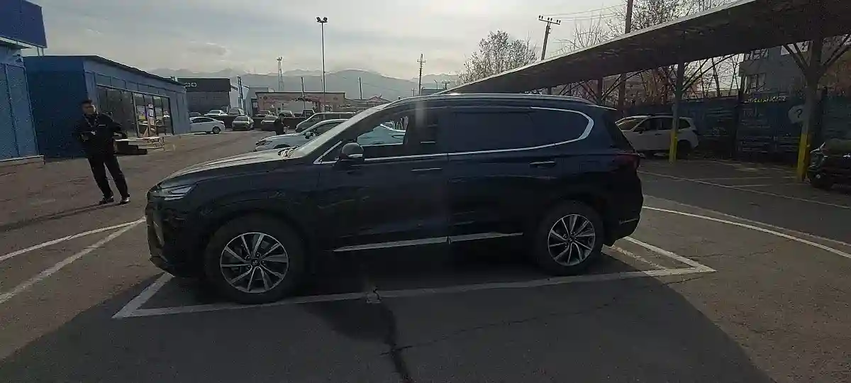 Hyundai Santa Fe 2020 года за 14 000 000 тг. в Алматы