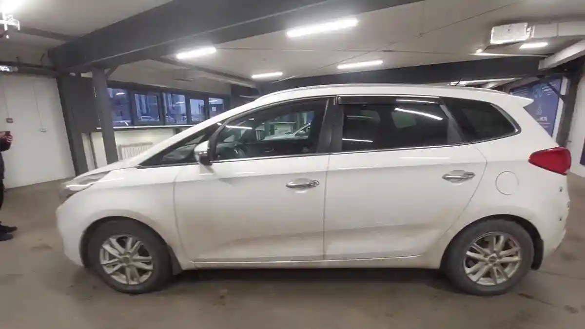 Kia Carens 2015 года за 7 700 000 тг. в Астана