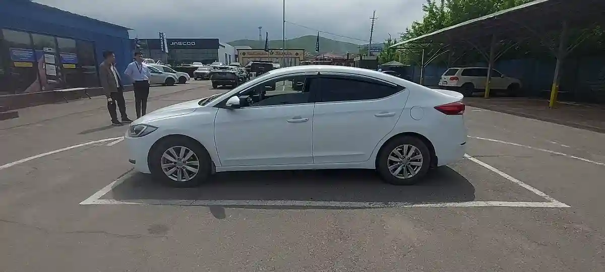 Hyundai Elantra 2018 года за 7 500 000 тг. в Алматы