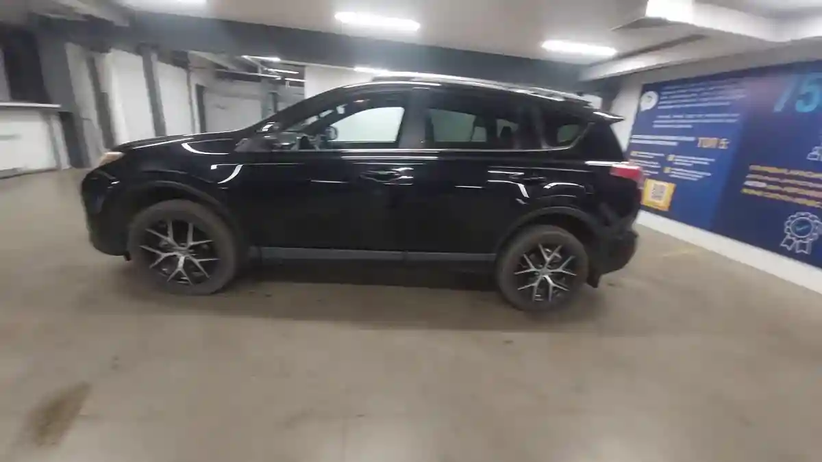 Toyota RAV4 2017 года за 12 300 000 тг. в Астана