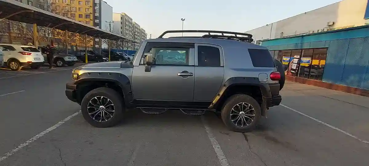 Toyota FJ Cruiser 2007 года за 15 000 000 тг. в Алматы