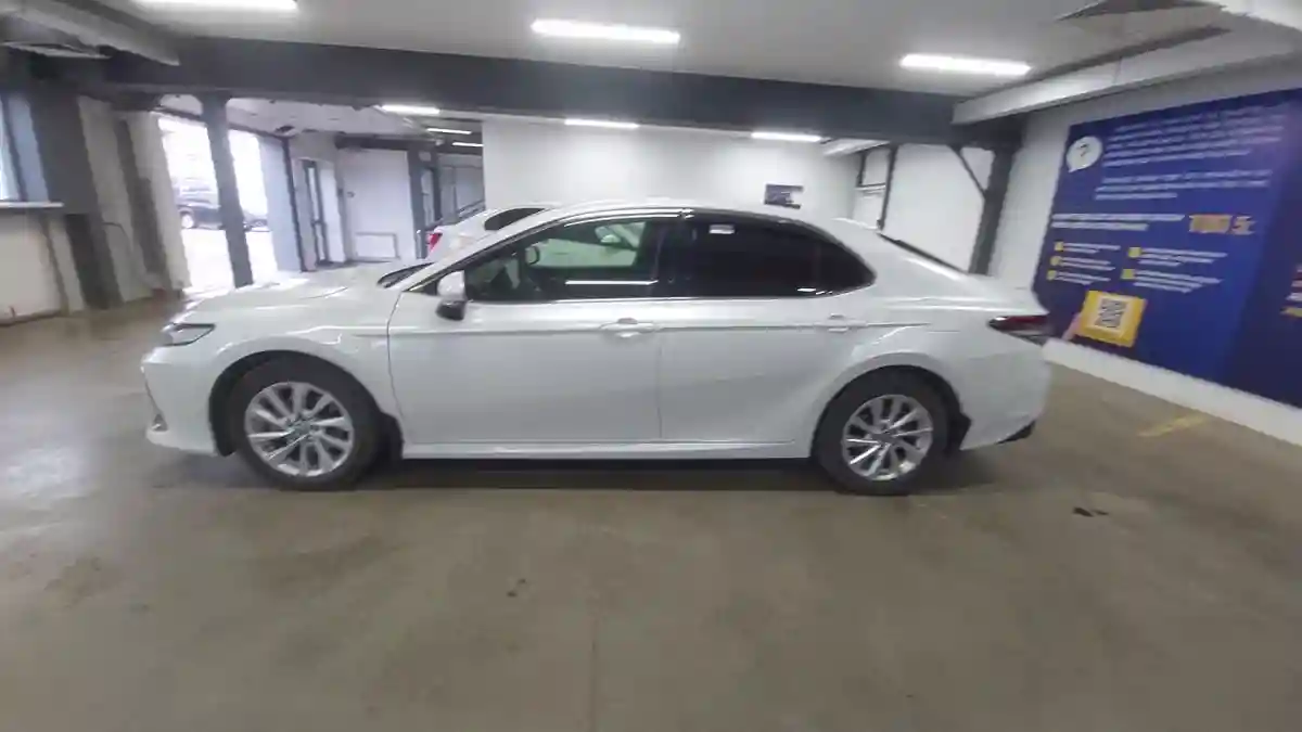 Toyota Camry 2023 года за 17 000 000 тг. в Астана