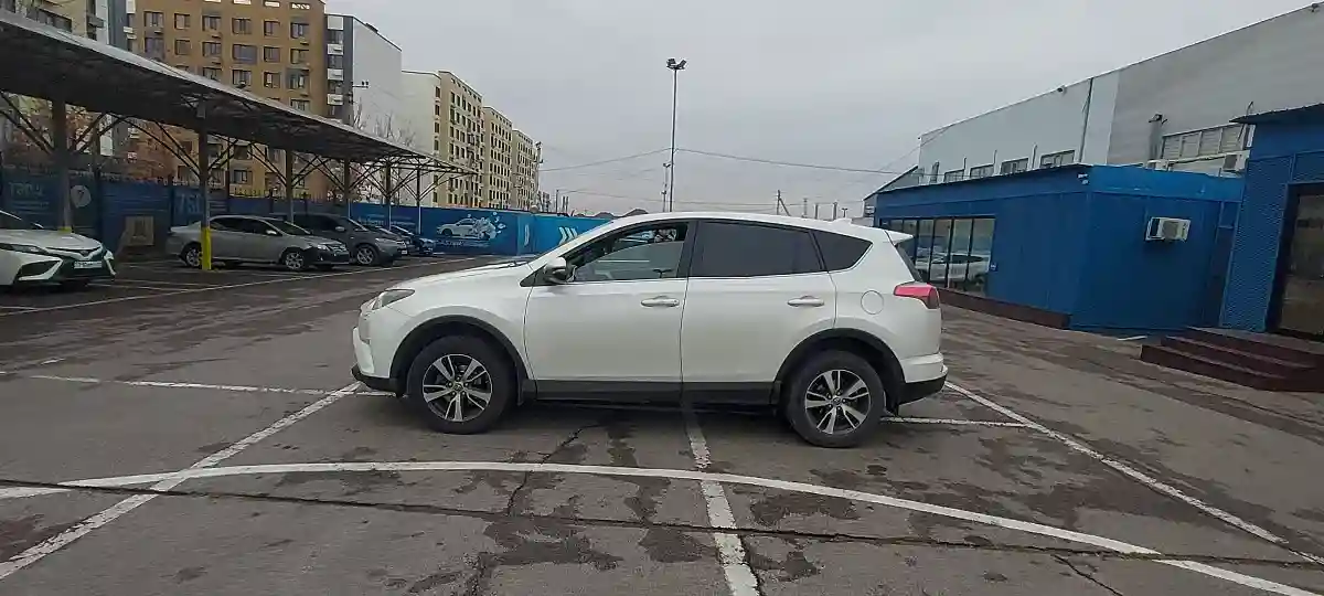 Toyota RAV4 2016 года за 9 500 000 тг. в Алматы