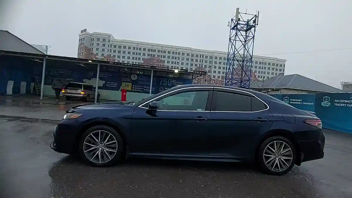 Toyota Camry 2020 года за 11 500 000 тг. в Шымкент