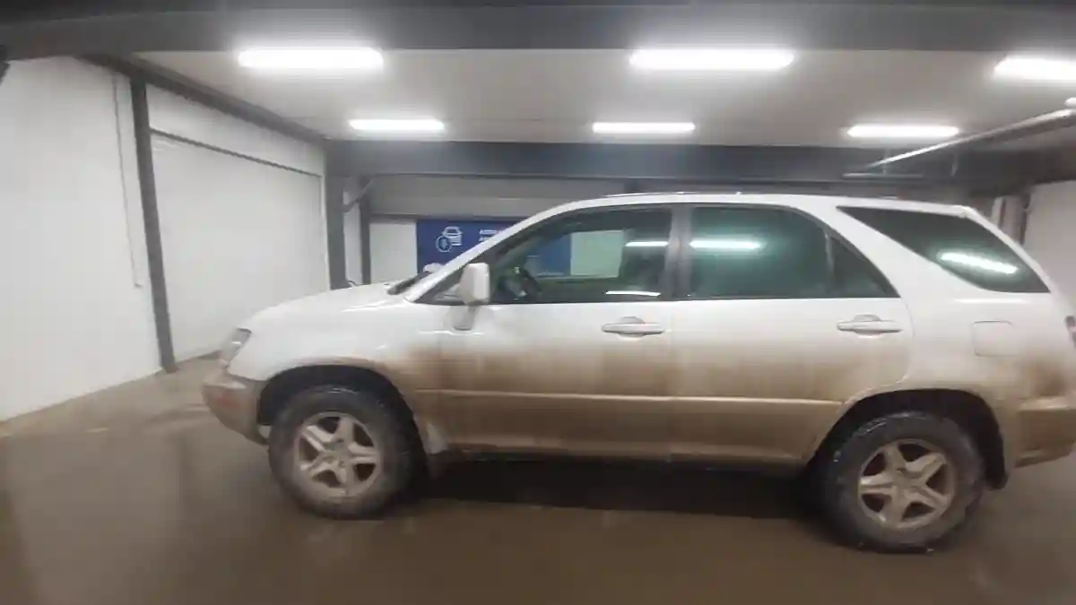 Lexus RX 2001 года за 5 500 000 тг. в Астана